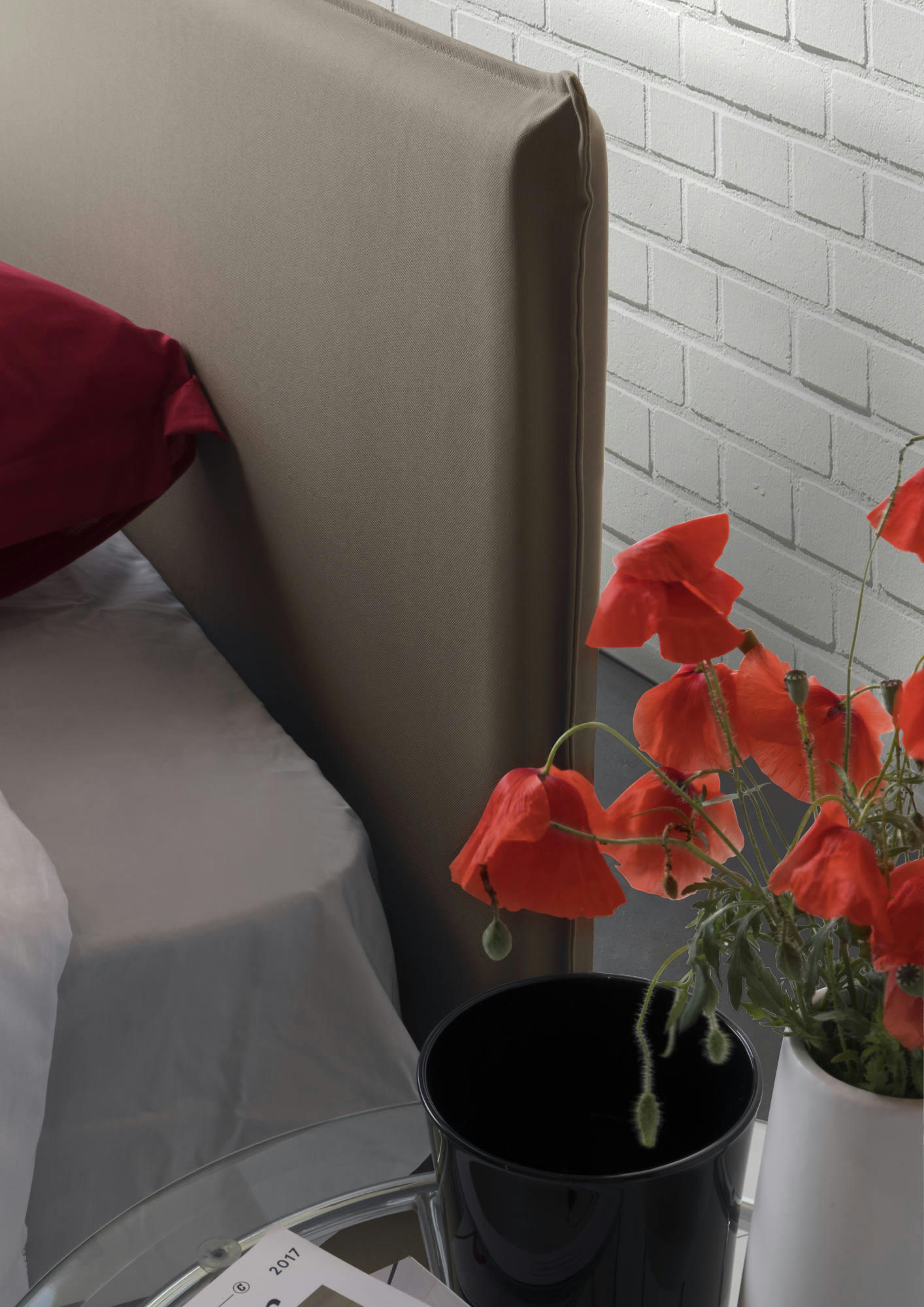 DALFONS - Lit coffre 140x200 cm en tissu gris taupe