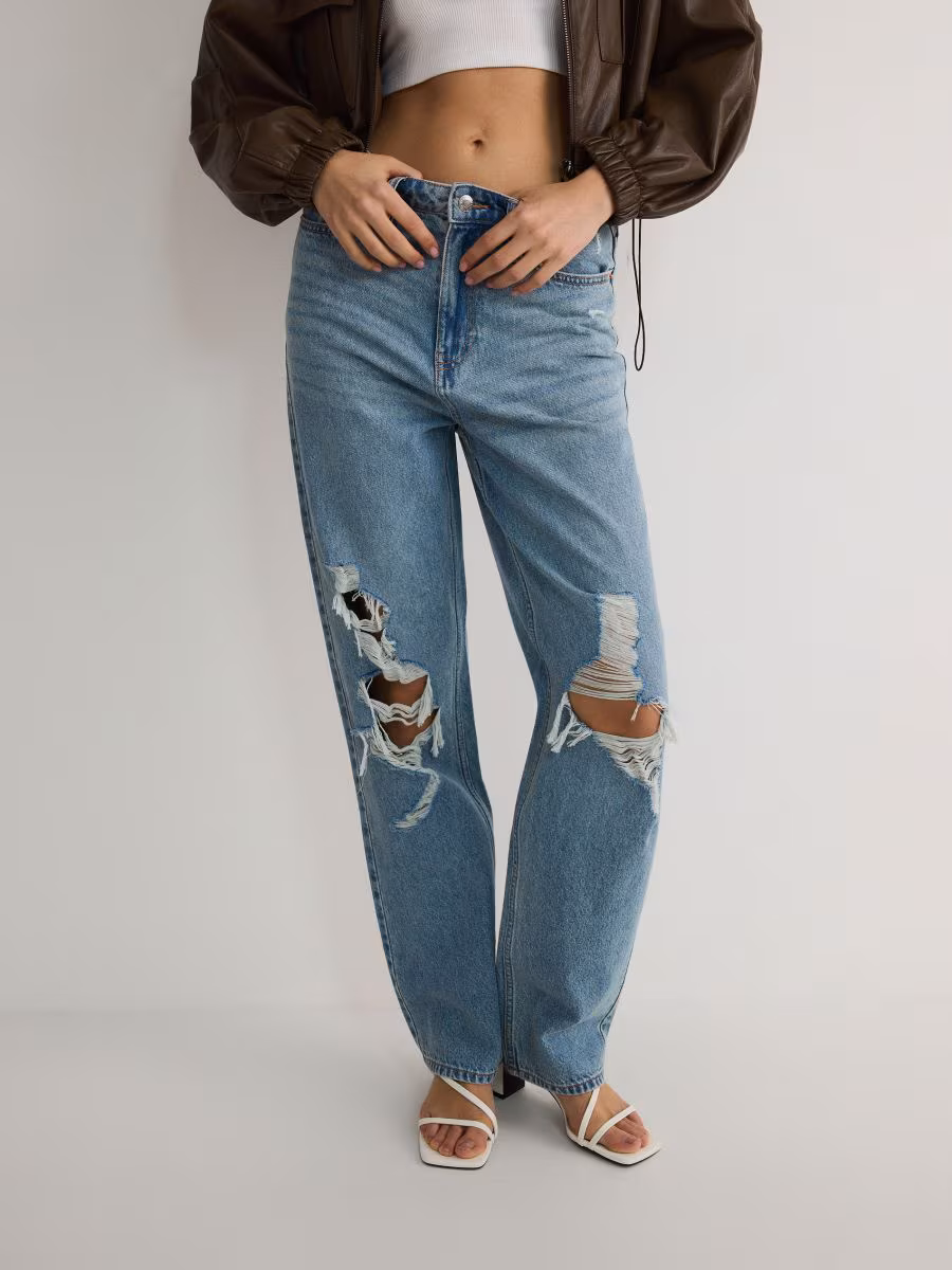 Ripped Boyfriend Jeans