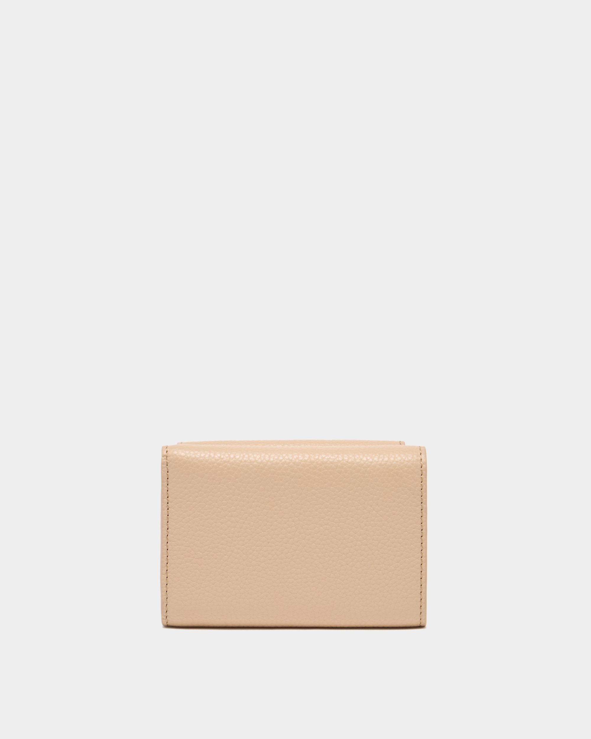 Lock Me Geldbörse aus genarbtem Leder in Light Beige