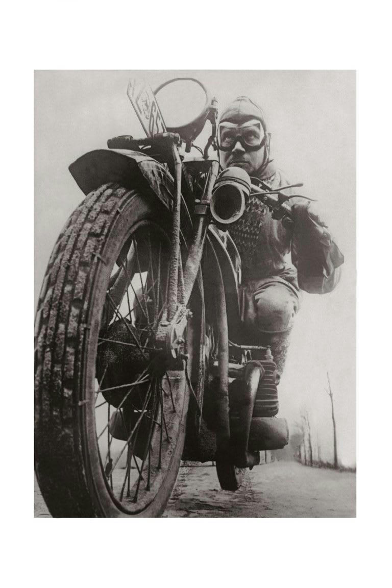 CYCLES - Photo ancienne noir et blanc moto n°29 cadre noir 60x90cm
