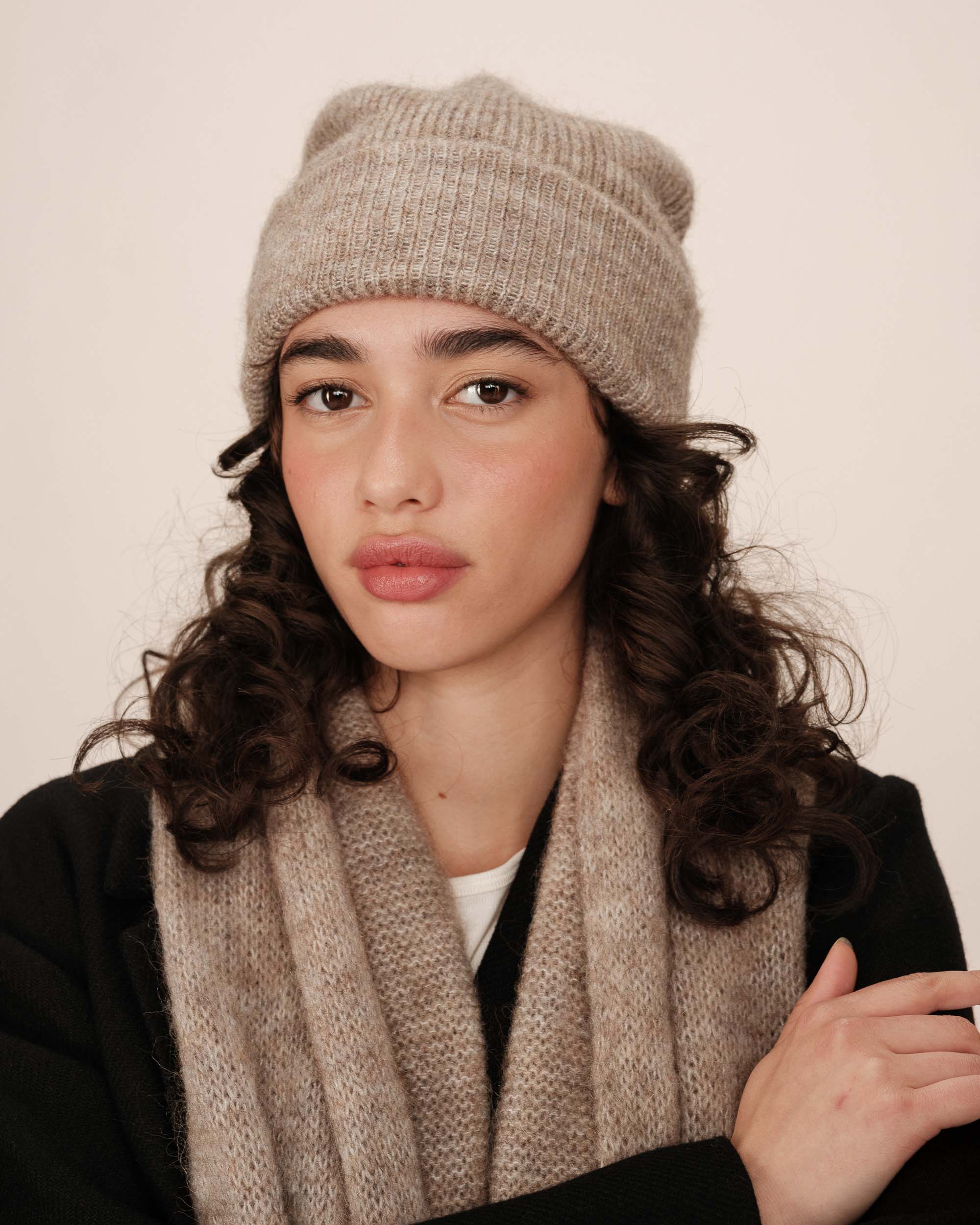 Bonnet en laine greige Sagittaire