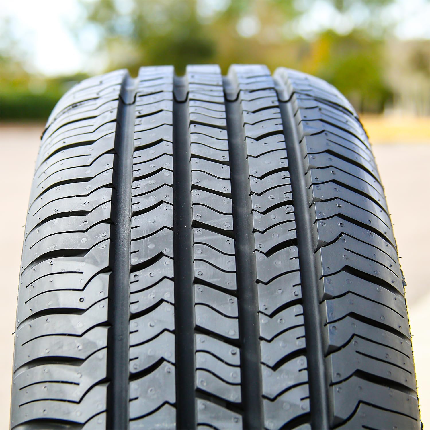 Set of 4 (FOUR) Evoluxx Capricorn HP All-Season Truck/SUV Performance Radial Tires-235/65R18 235/65/18 235/65-18 106H Load Range SL 4-Ply BSW Black Side Wall UTQG 700AA