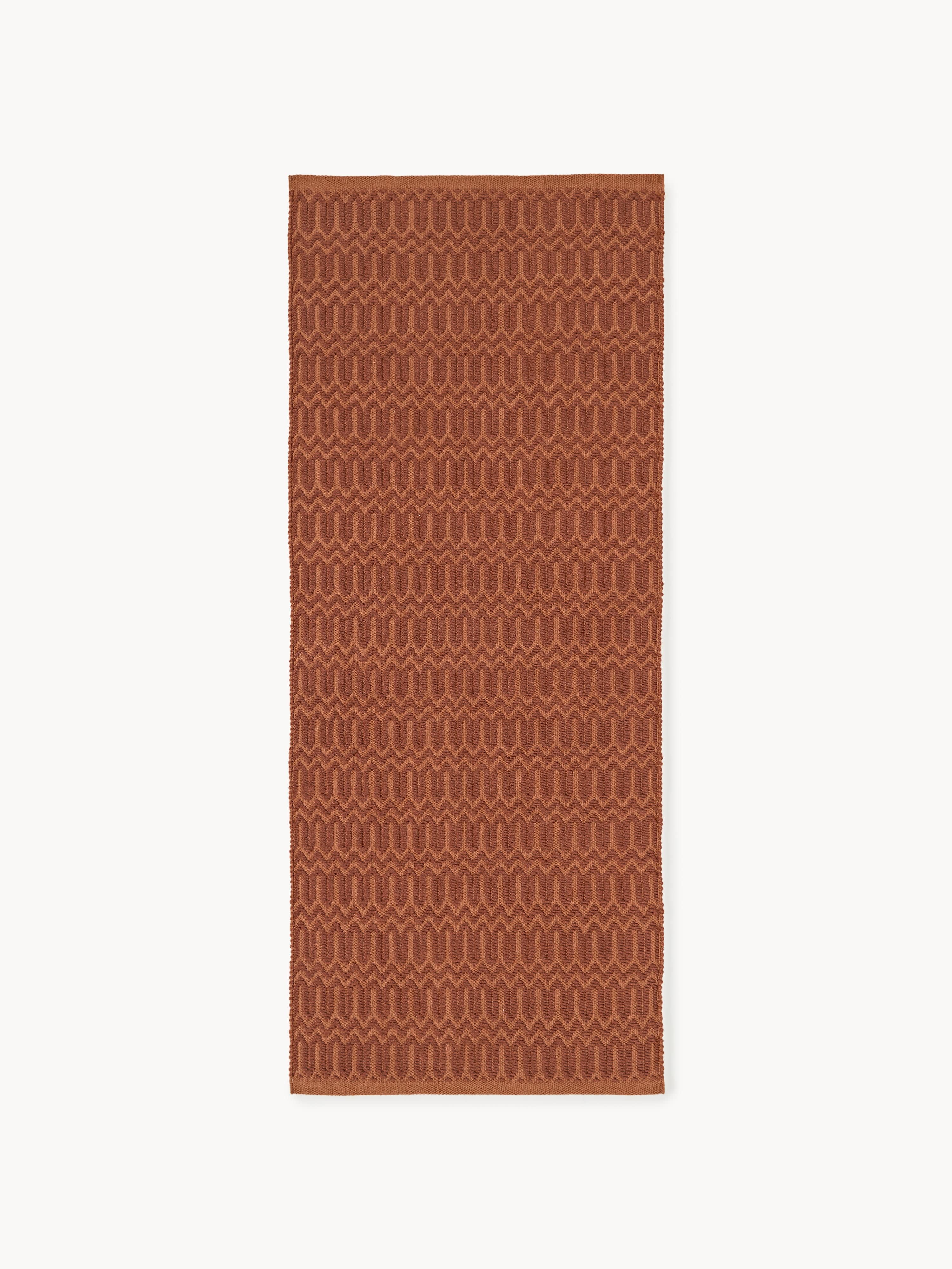 Handgewebter Outdoor-Läufer Rune mit geometrischem Muster