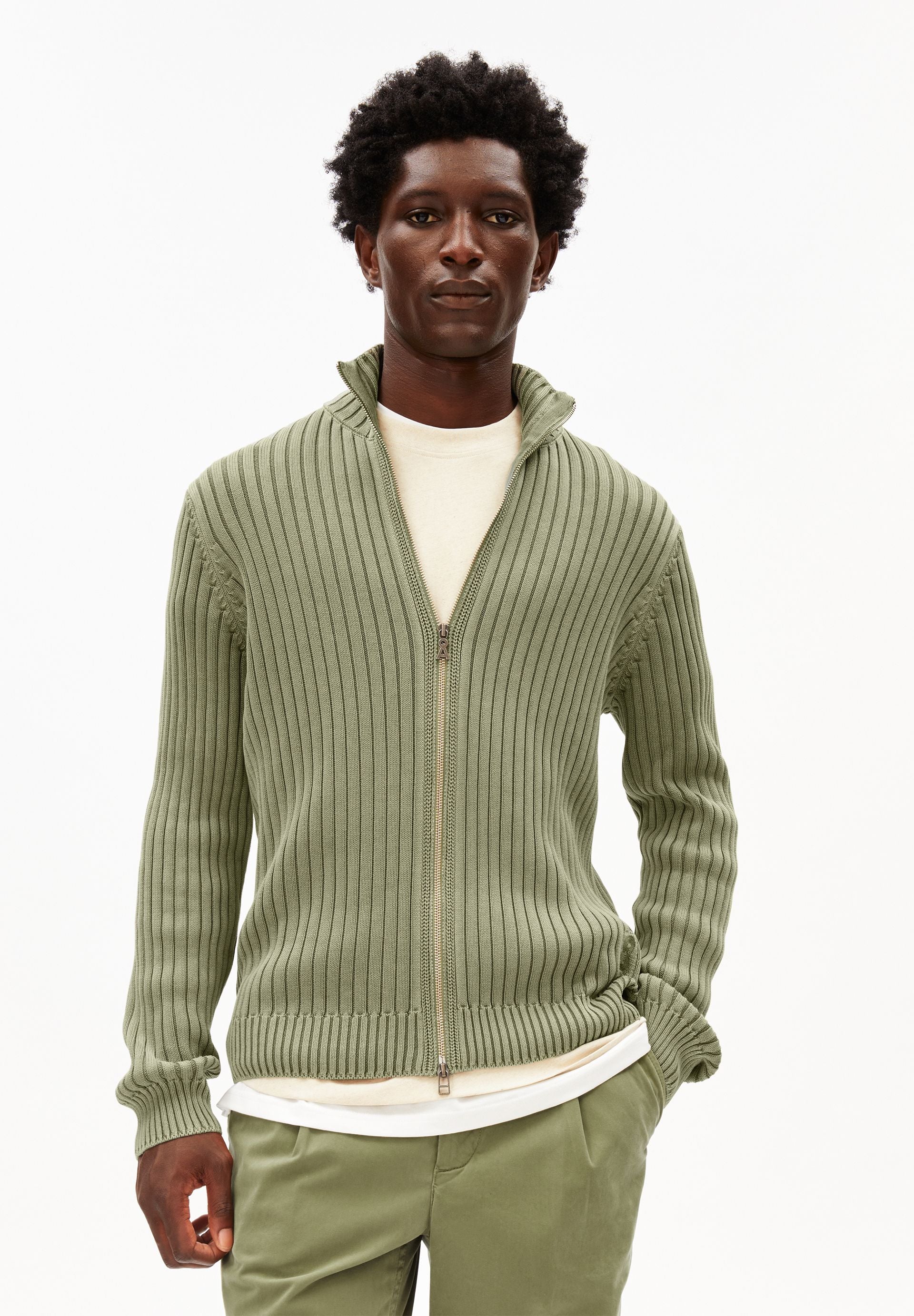 PIGMENT DYE STRICKJACKE