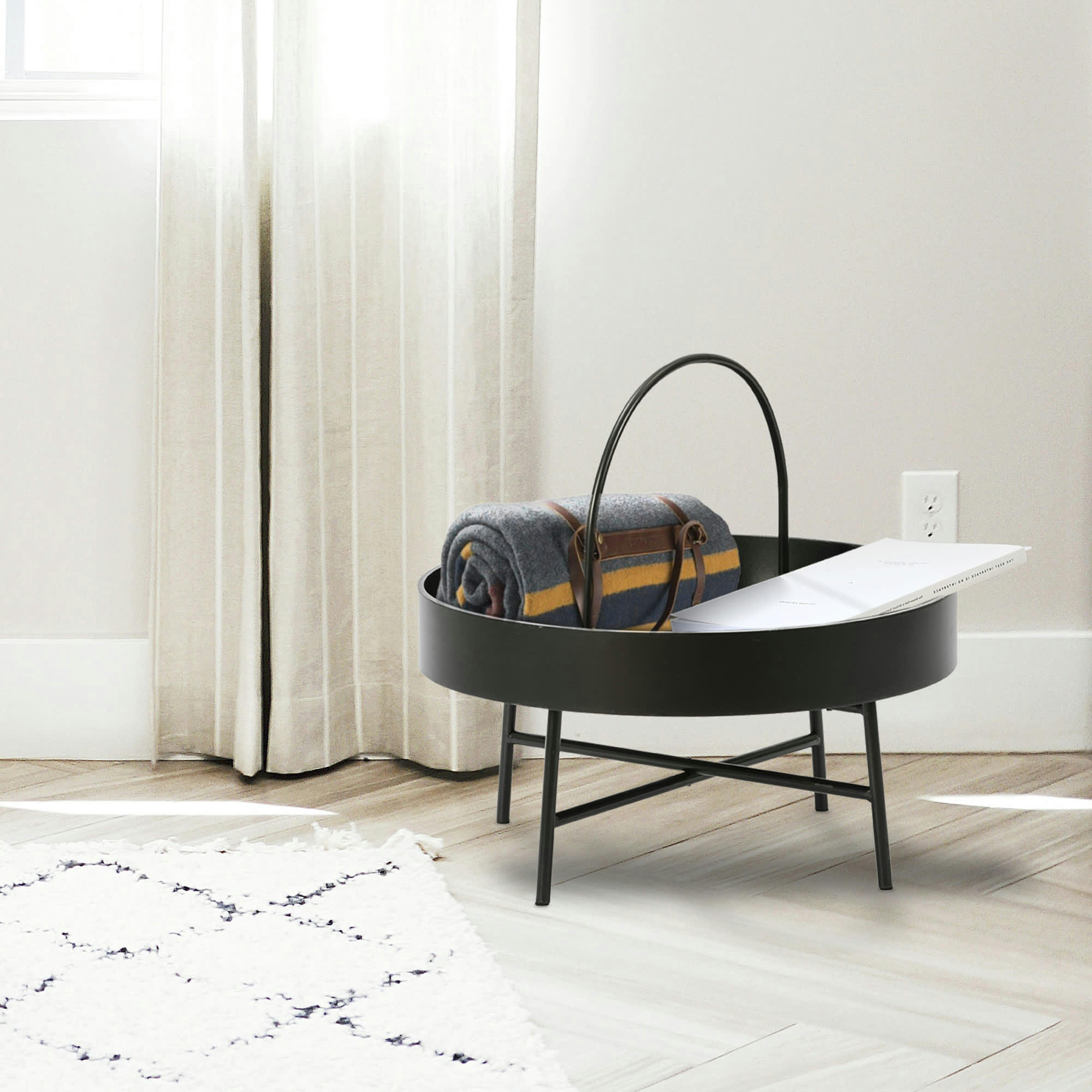 MANILA - Table basse ronde avec plateau en mdf noir et structure métallique