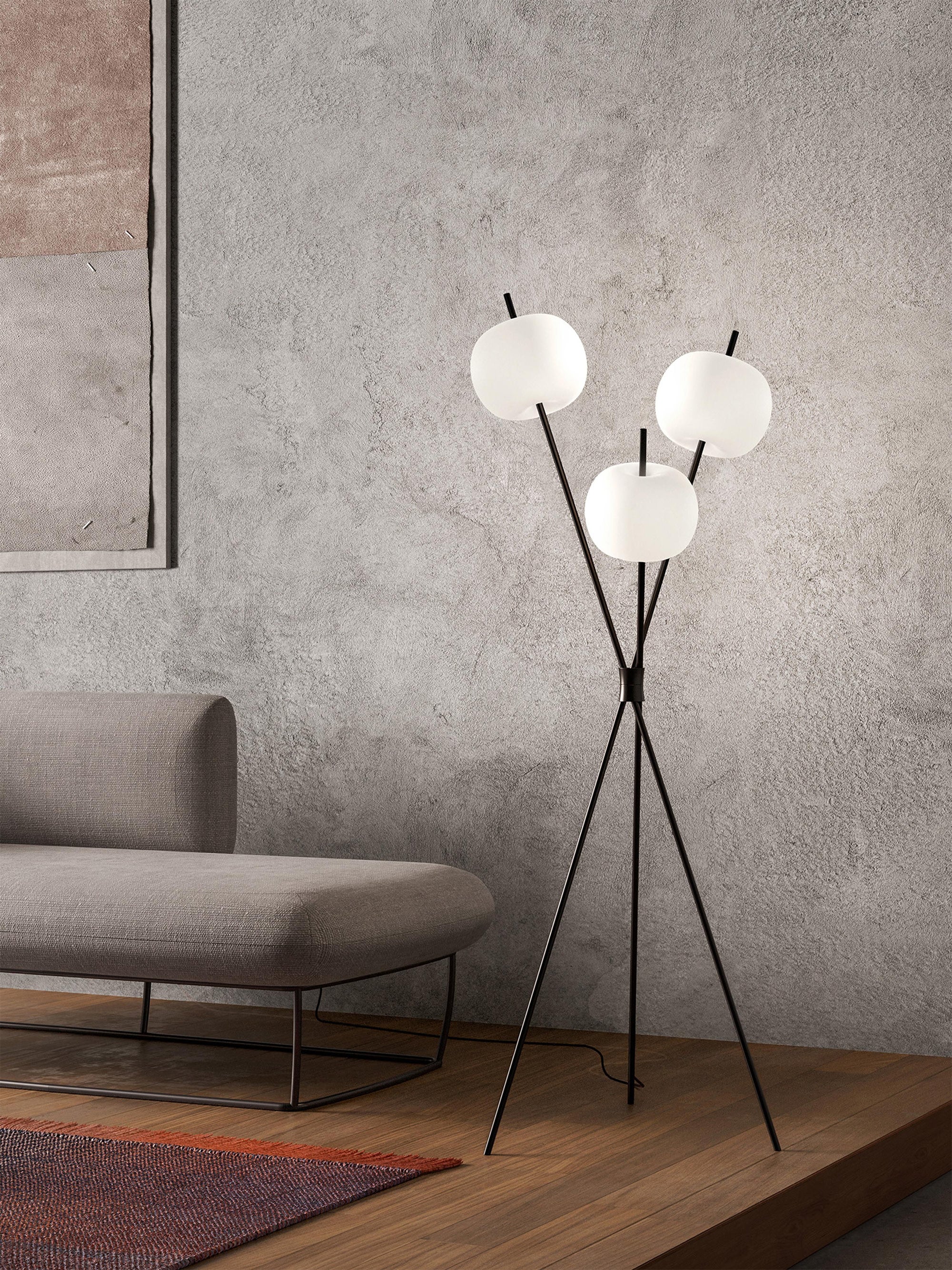 Dimmbare Tripod Stehlampe Kushi, mundgeblasen