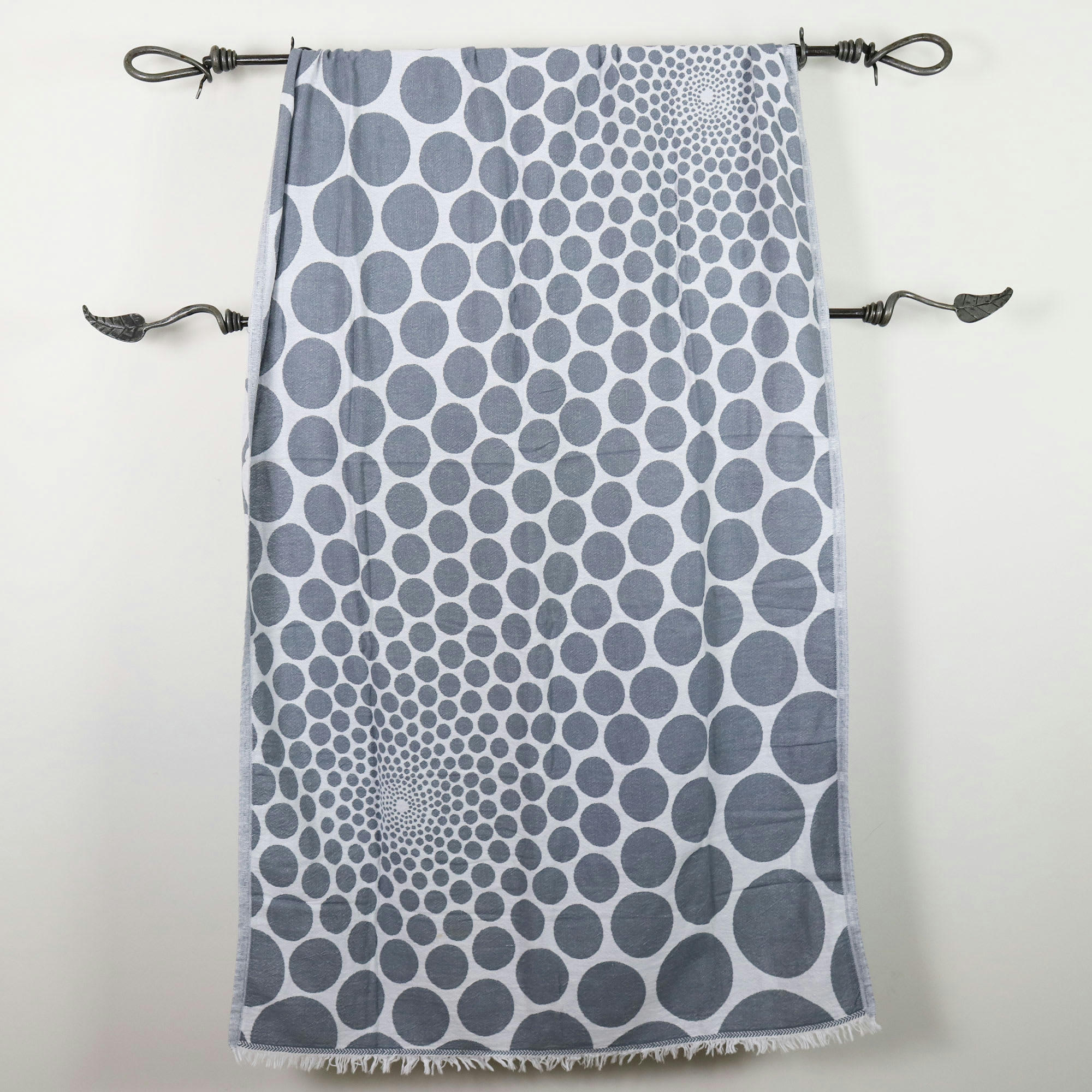 - Fouta pois en coton avec franges grise 95x170cm