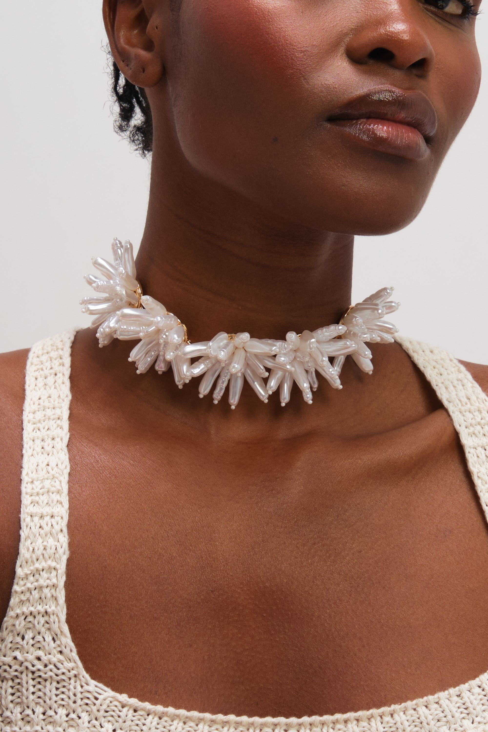 Mood Statement Pearl Floral Necklace
