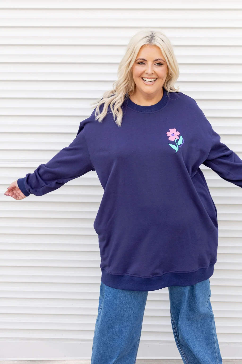 Evan Longline Sweatshirt in Kindness Navy