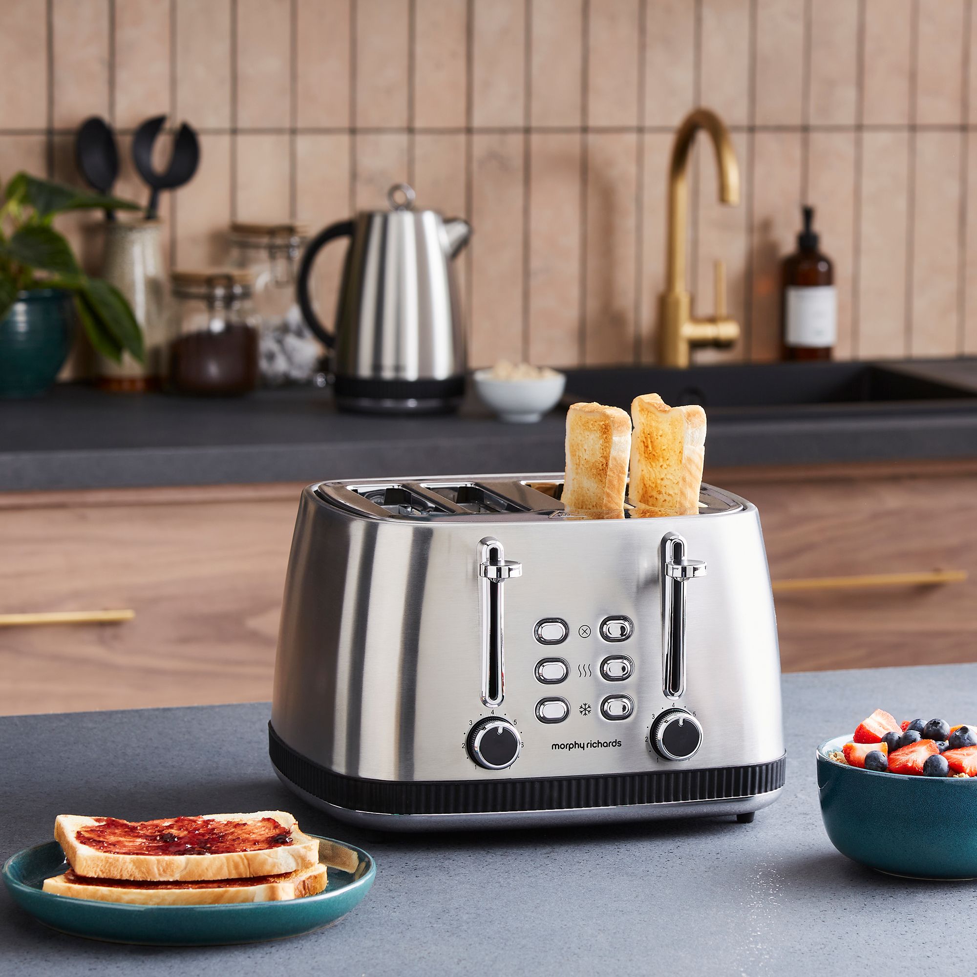 Morphy Richards Mexborough 4 Slice Toaster Black