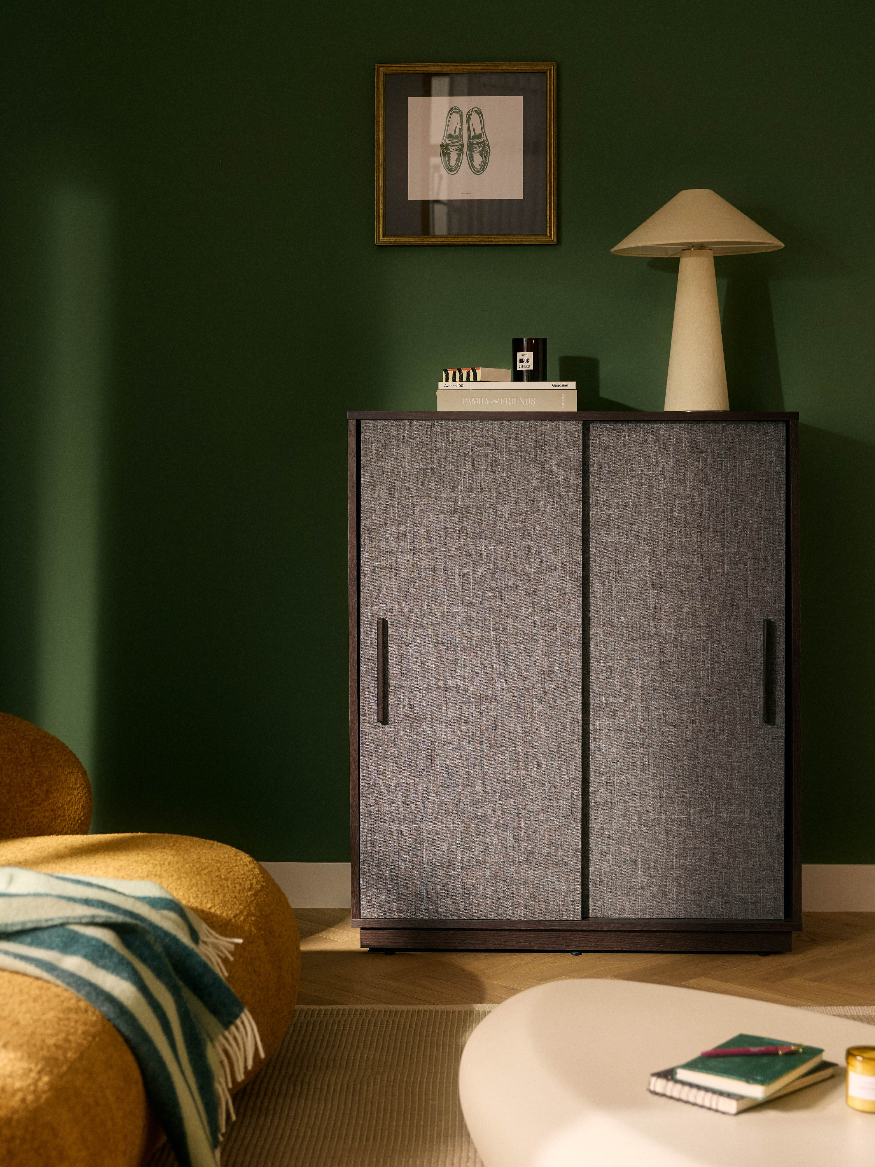 Holz-Highboard Wisp mit gepolsteter Front