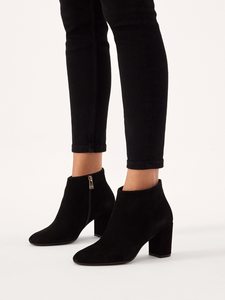 Classic suede boots with a wide heel