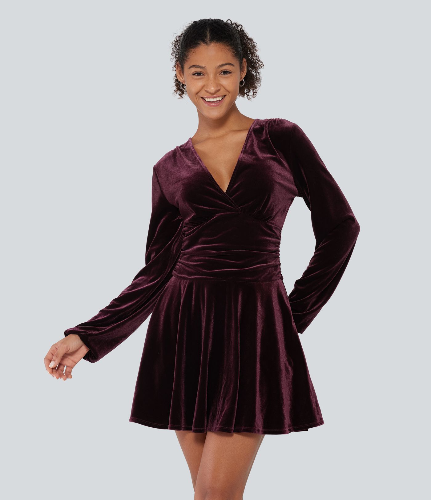 Robe mini de soirée en velours à col V, fronces et manches bouffantes