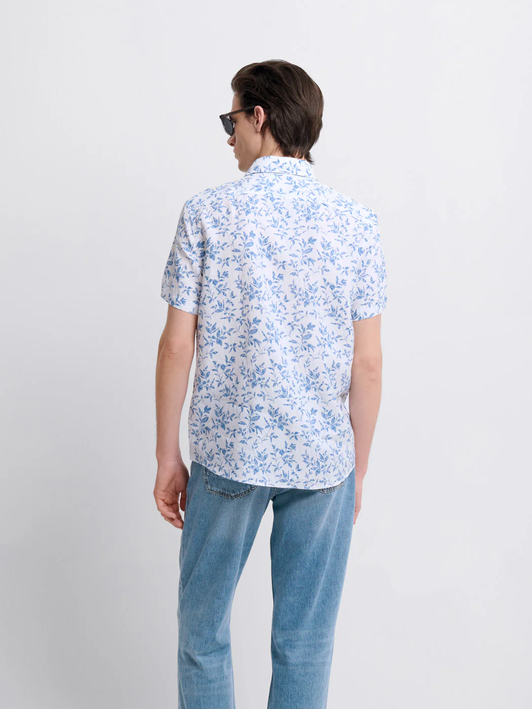 Chemise manches courtes en lin fleurie