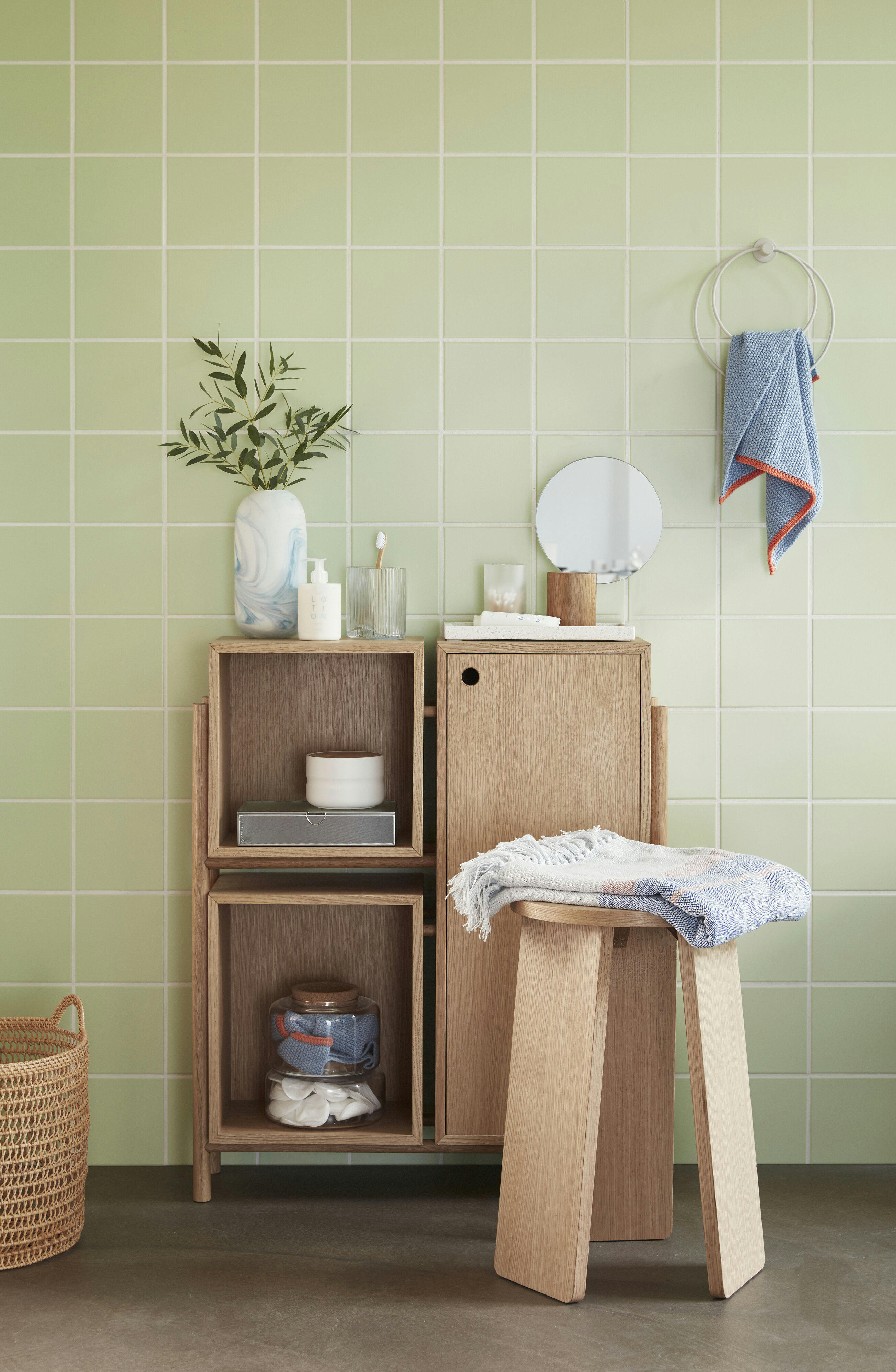 CUBE - Commode avec étagère en chêne FSC
