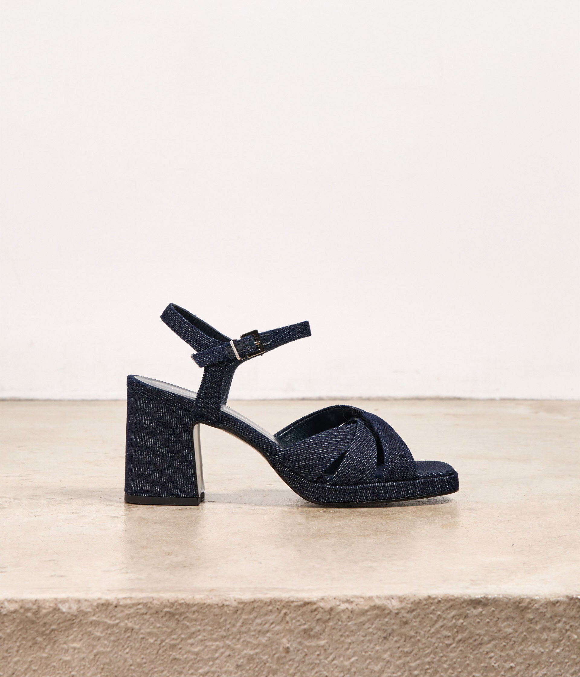 Sandales en jean brut Lovely