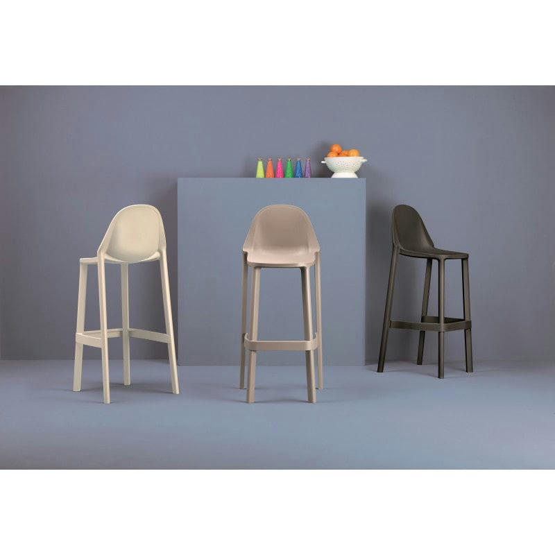 PIU - Tabouret design en plastique rouge
