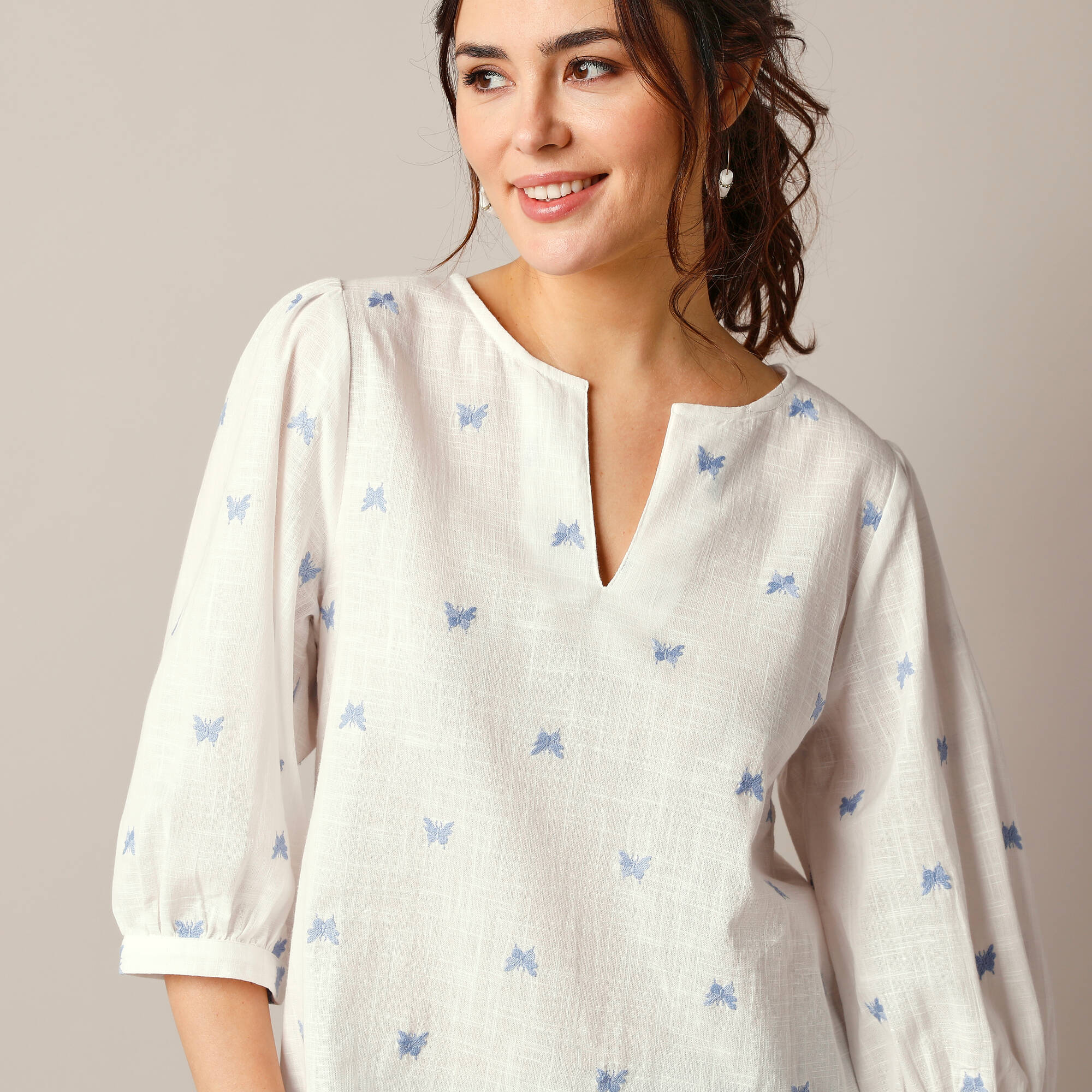 Blouse manches 3/4, broderies papillons