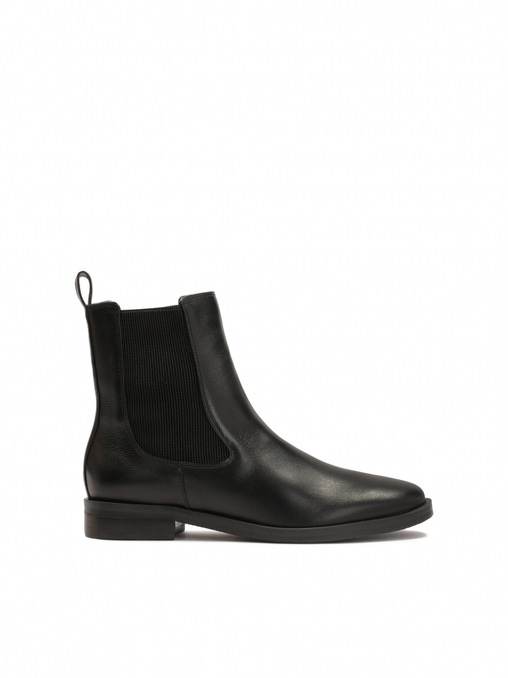 Black leather Chelsea boots