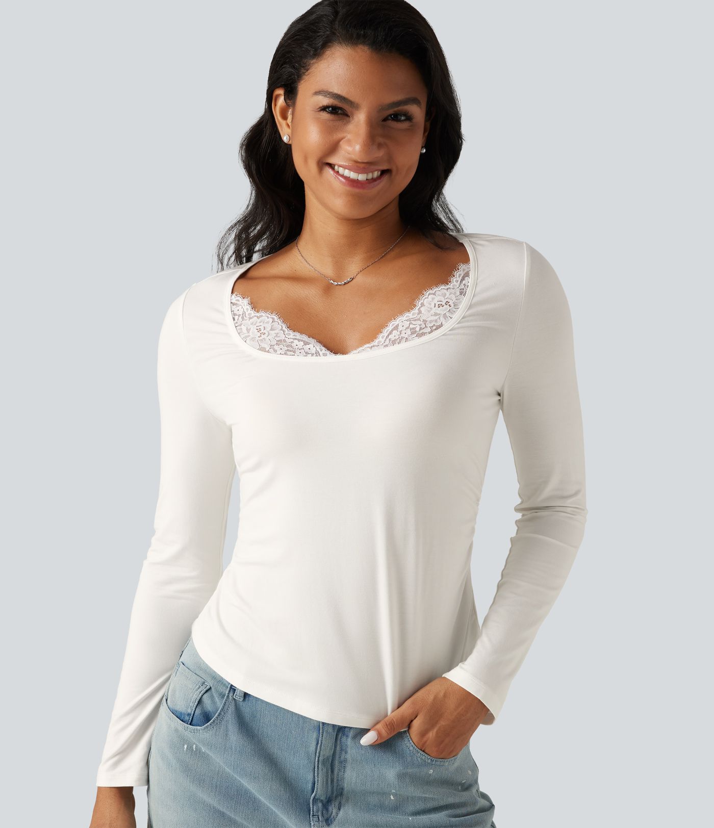 T-shirt à encolure carrée, manches longues et dentelle contrastée