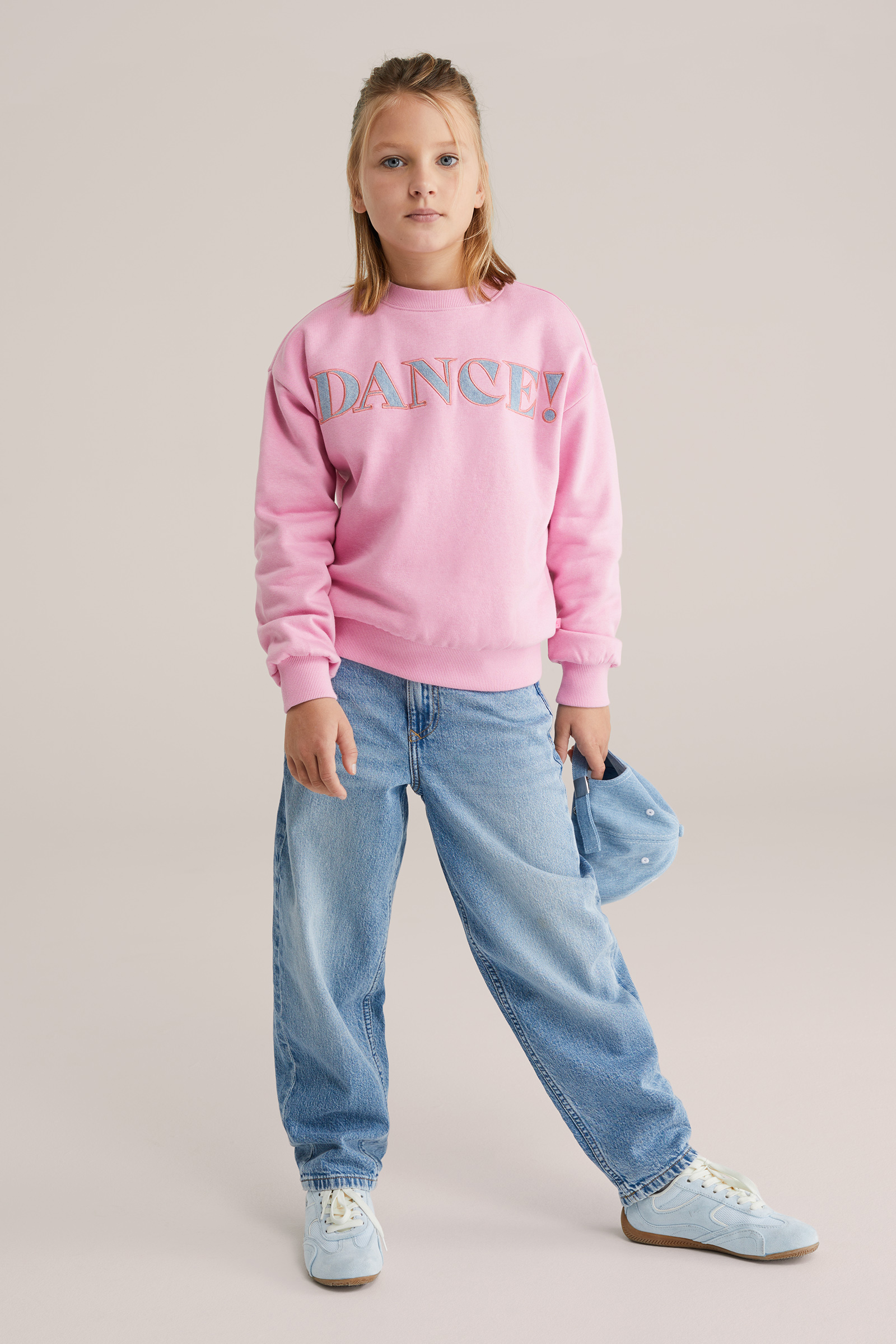 Meisjes oversized sweater met embroideries