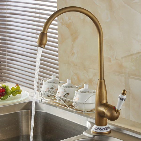 Bateria kuchenna retro ARTEMIDE szczotkowany mosiądz z porcelaną