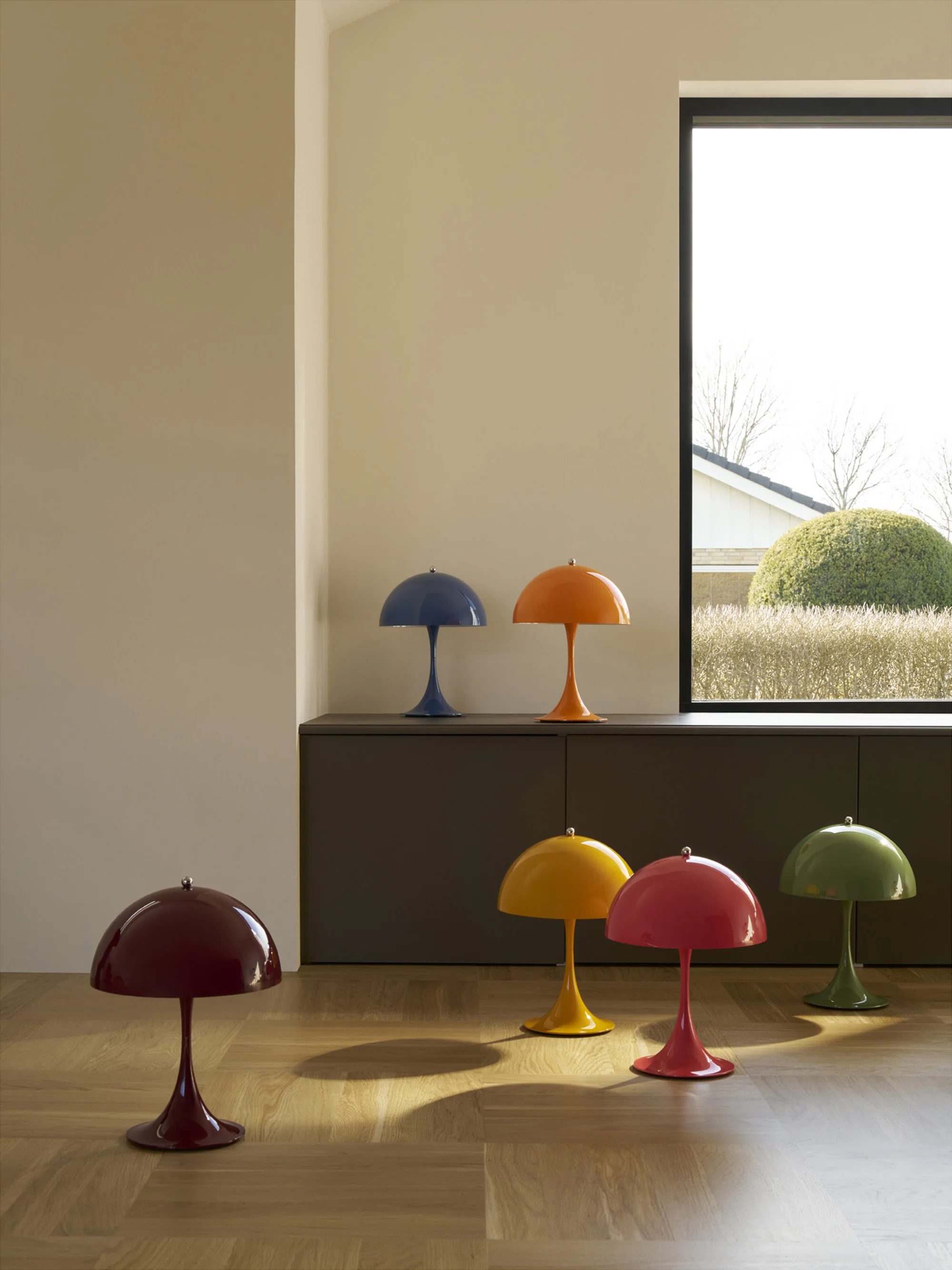 Mobile dimmbare LED-Tischlampe Panthella 250, Design Verner Panton