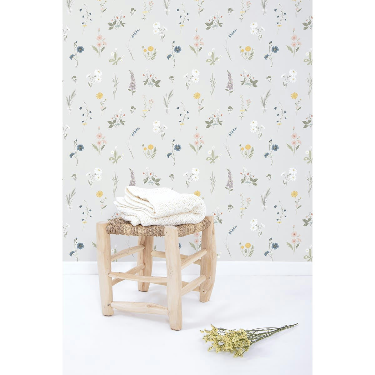 FLORAL PEACOCK - Papier peint fleurs des champs en Papier Rose 50cm x 10m