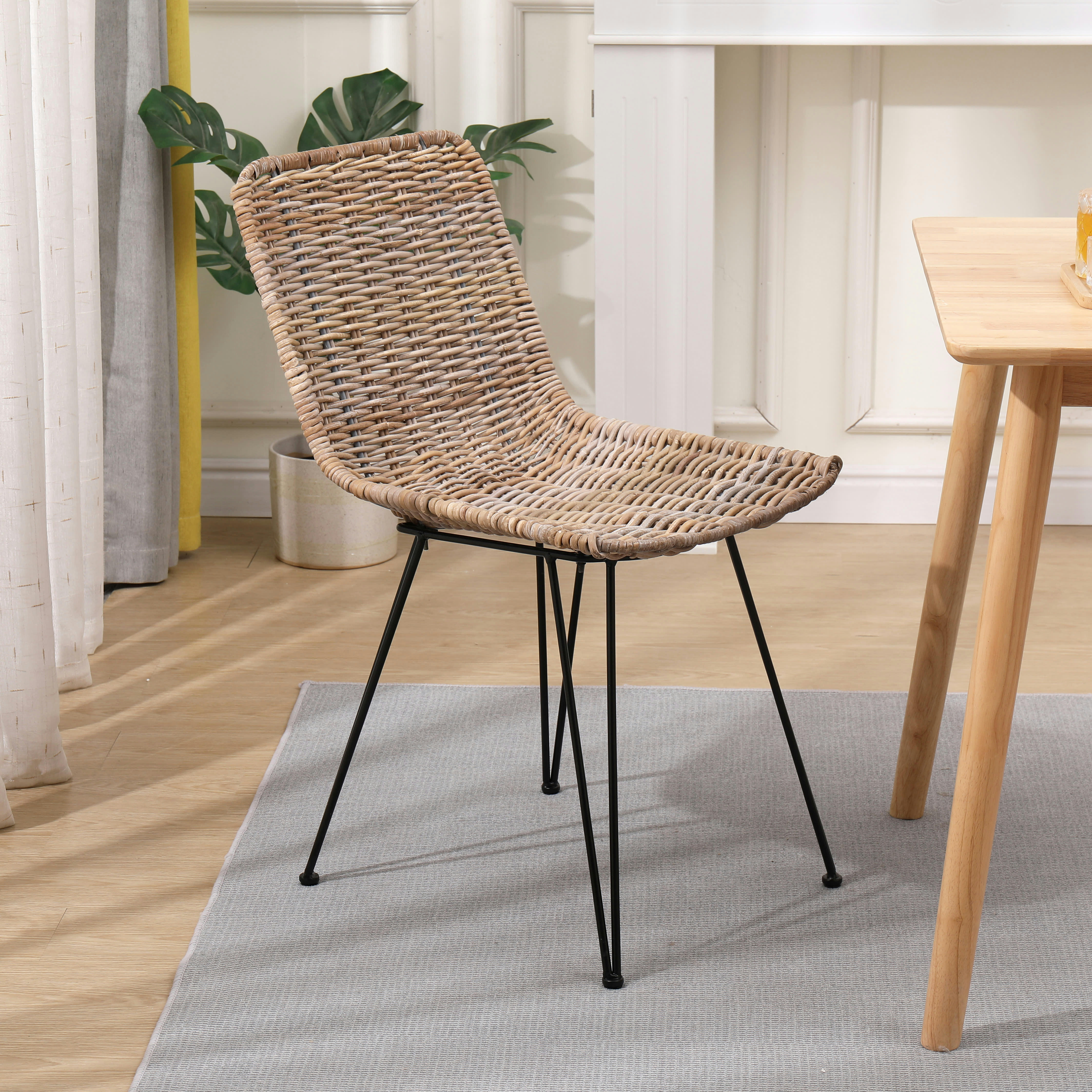- Lot de 2 chaises en métal et fibres naturelles