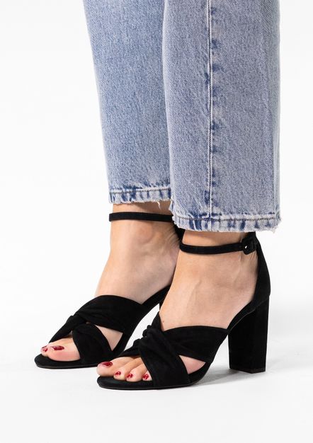 Zwarte geknoopte suède sandalen met hak