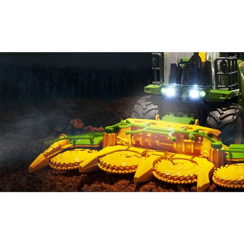 Traktor Feldhäcksler mit Maisgebiss