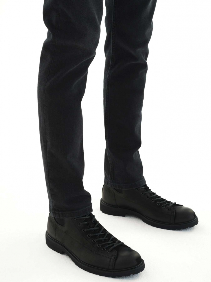 Men’s black boots