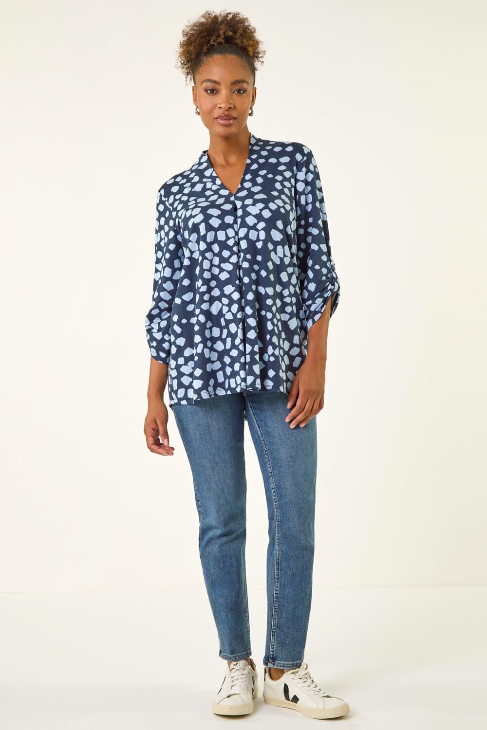 Roman Spot Print V-Neck Stretch Top