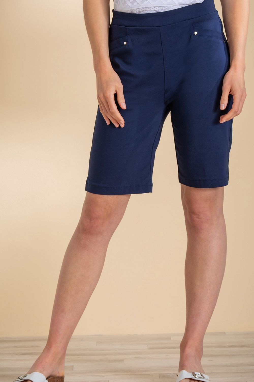 Klass. Pull On Stretch Shorts