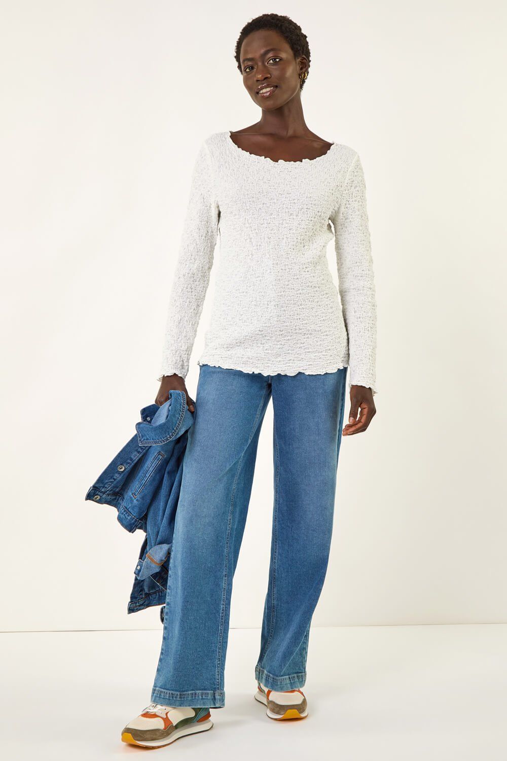 Roman Textured Bubble Crepe Lettuce Edge Top