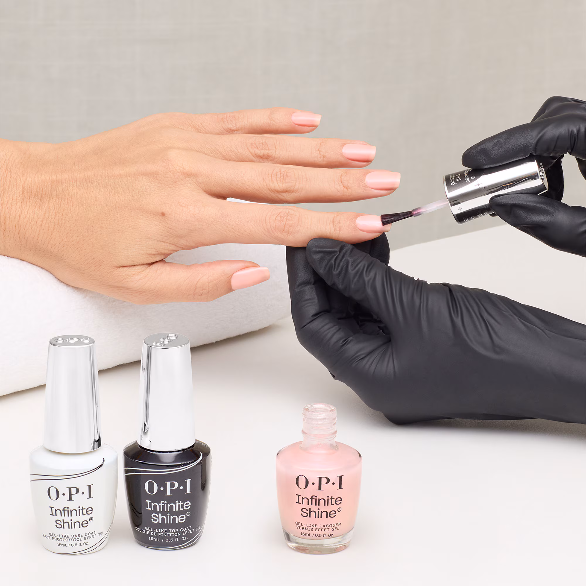 INFINITE SHINEUn vernis à ongles effet gel