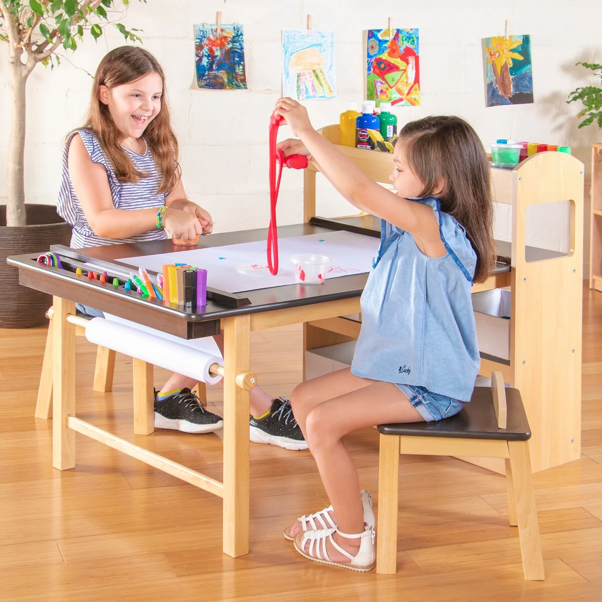 Guidecraft Deluxe Art Center