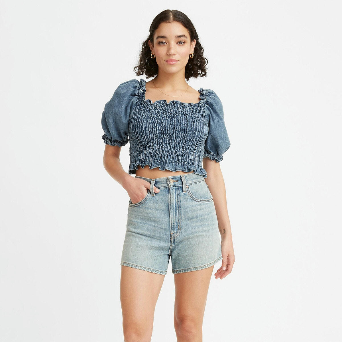 Blouse courte, manches ballons