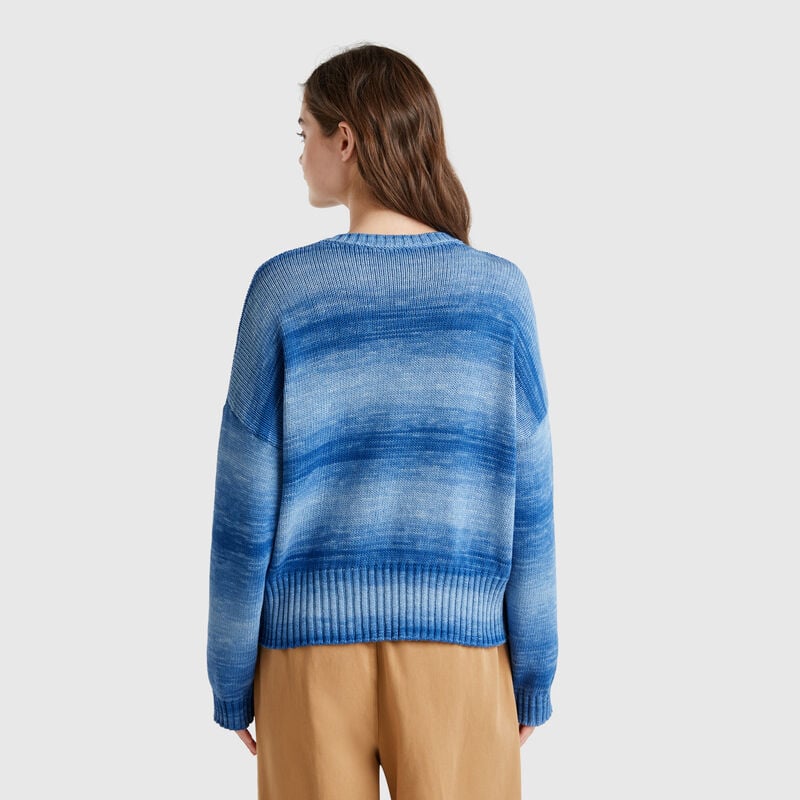 Blurred look sweater