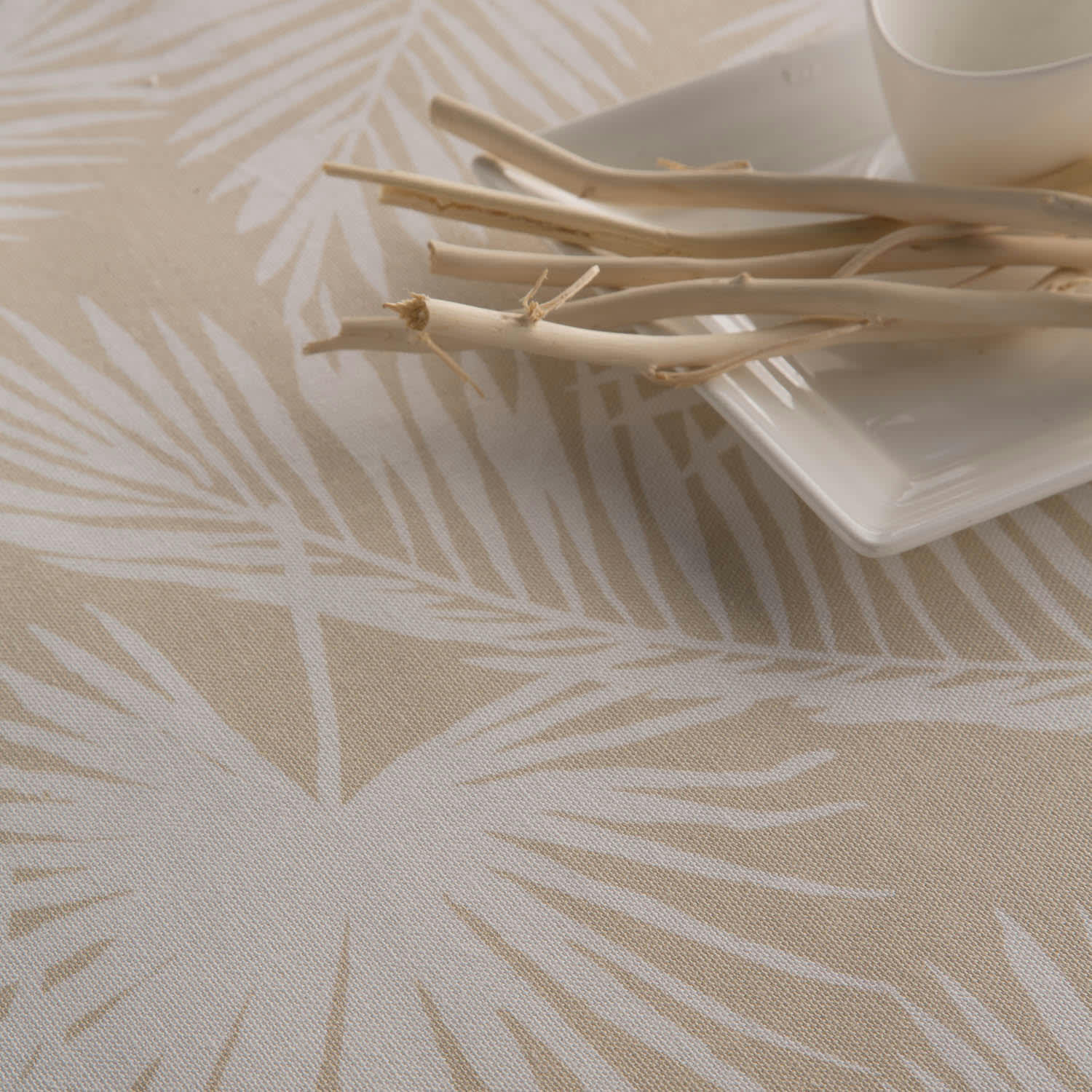 BANZAI BEIG - Nappe en coton biologique antitâche imprimée beige 140x240 cm