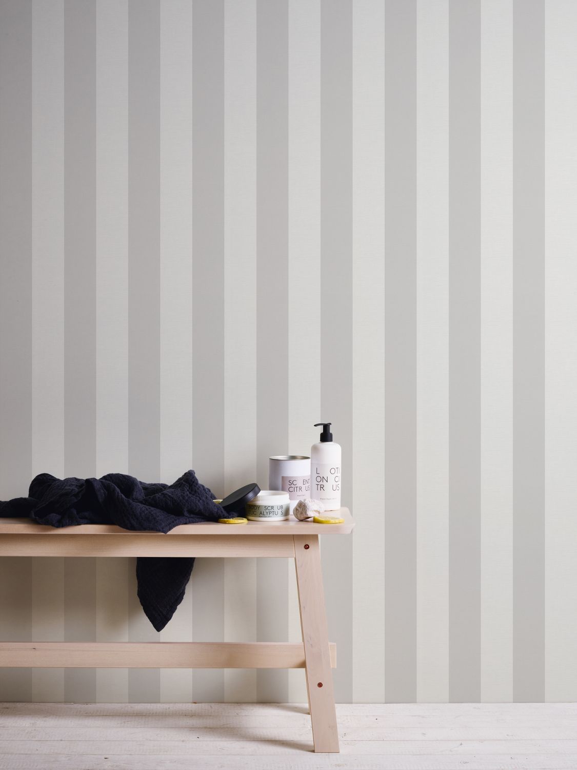Livingwalls behang strepen groen grijs, crème en wit - 53 cm x 10.05 m - AS-314031