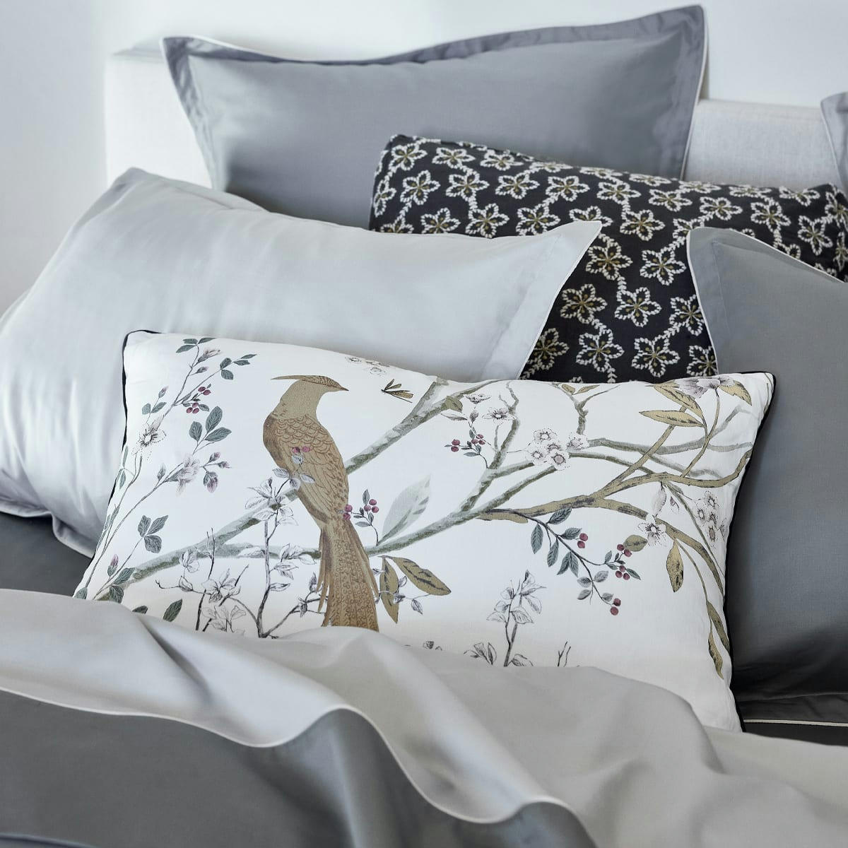 LES BELLES ÂMES - Housse de coussin en lin noir et blanc 40x60