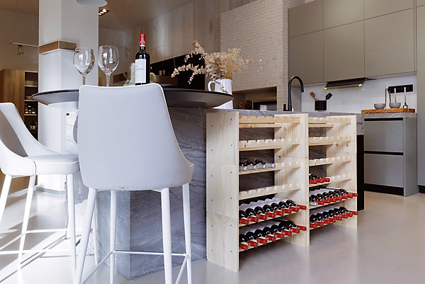 Casier à bouteilles empilable Katea en pin massif pour 16 bouteilles (30x68,4x30 cm)