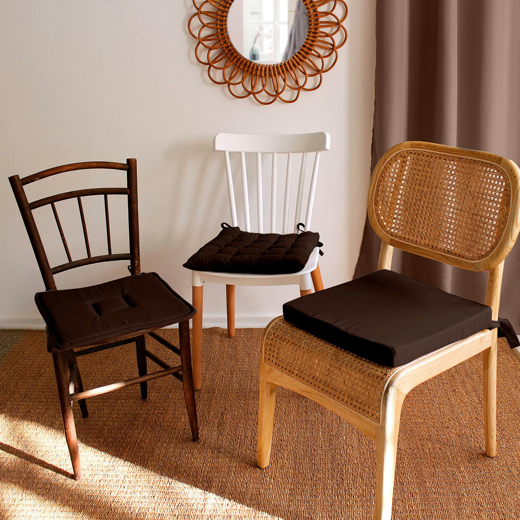 - Galette de chaise piquée en coton chocolat 40x40cm