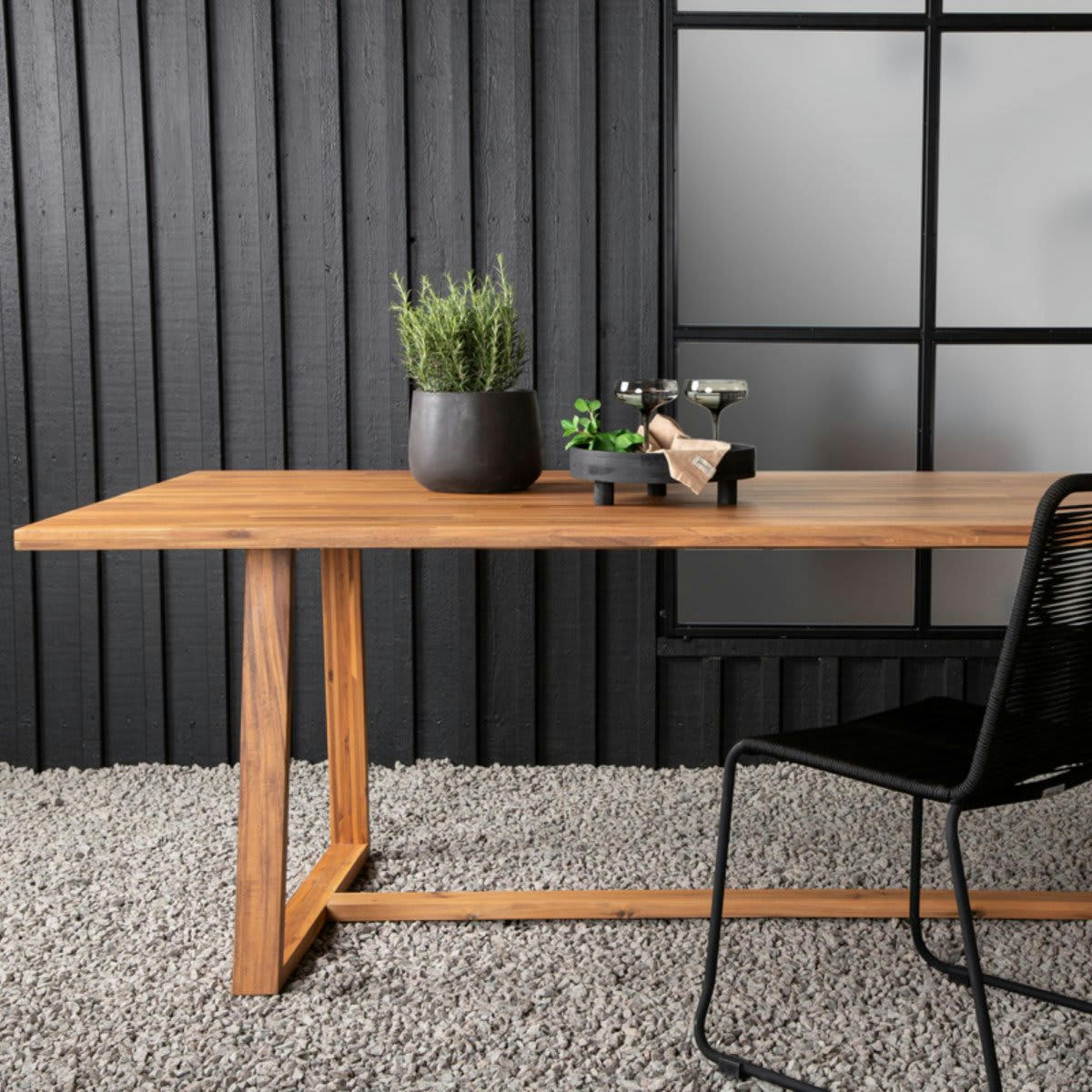 CHEPEN - Table de jardin 220x100cm en bois massif