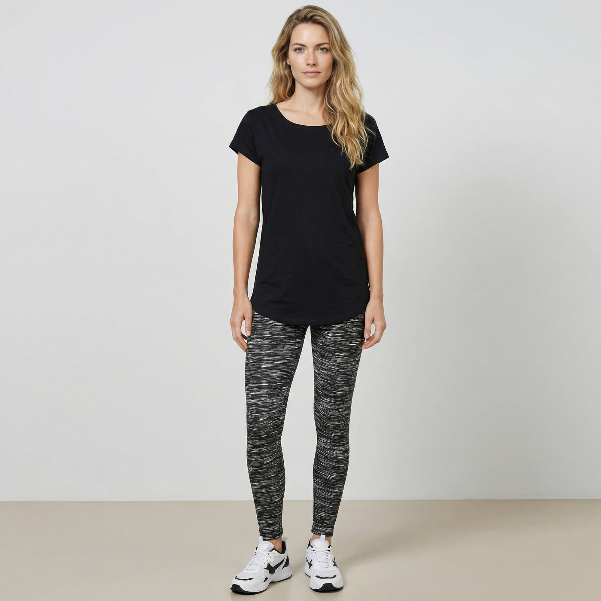 T-shirt col rond, manches courtes