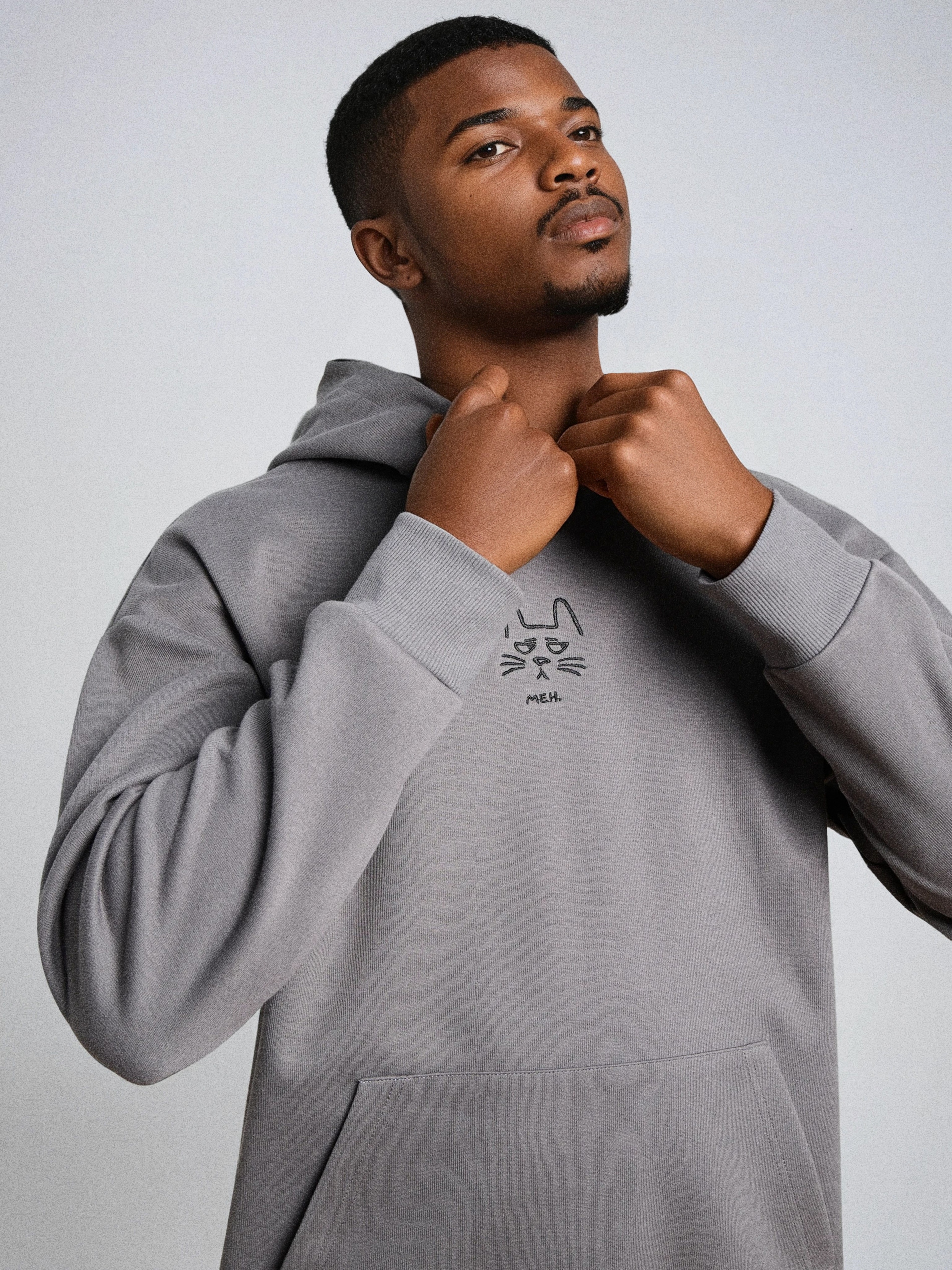 Bluza hoodie z haftem