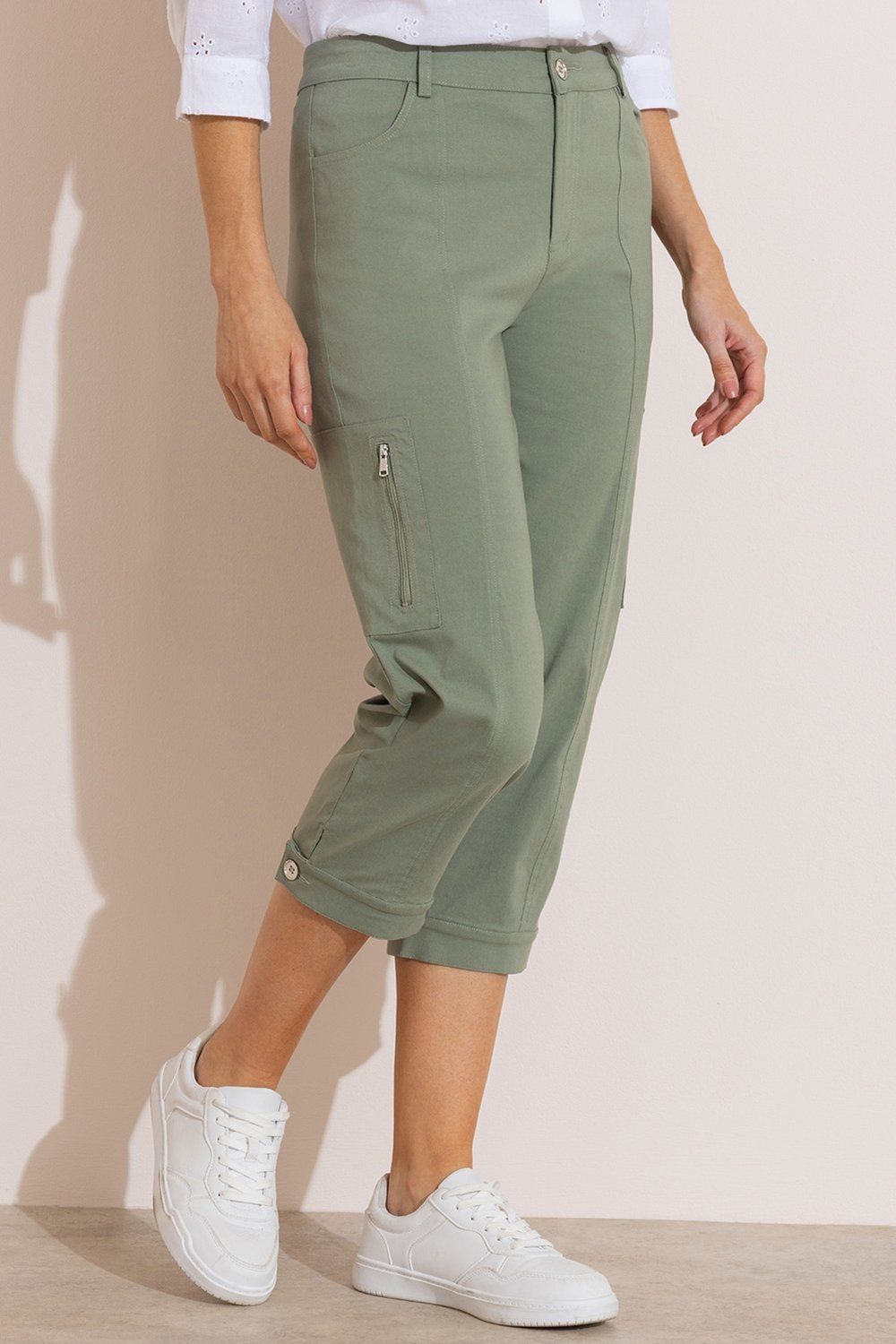 Klass. Cropped Cargo Trousers