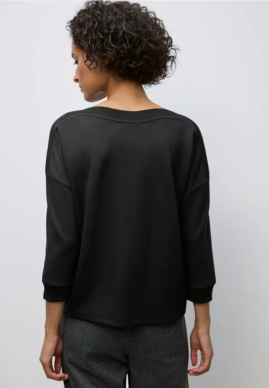 Shirt mit U-Boot-Ausschnitt