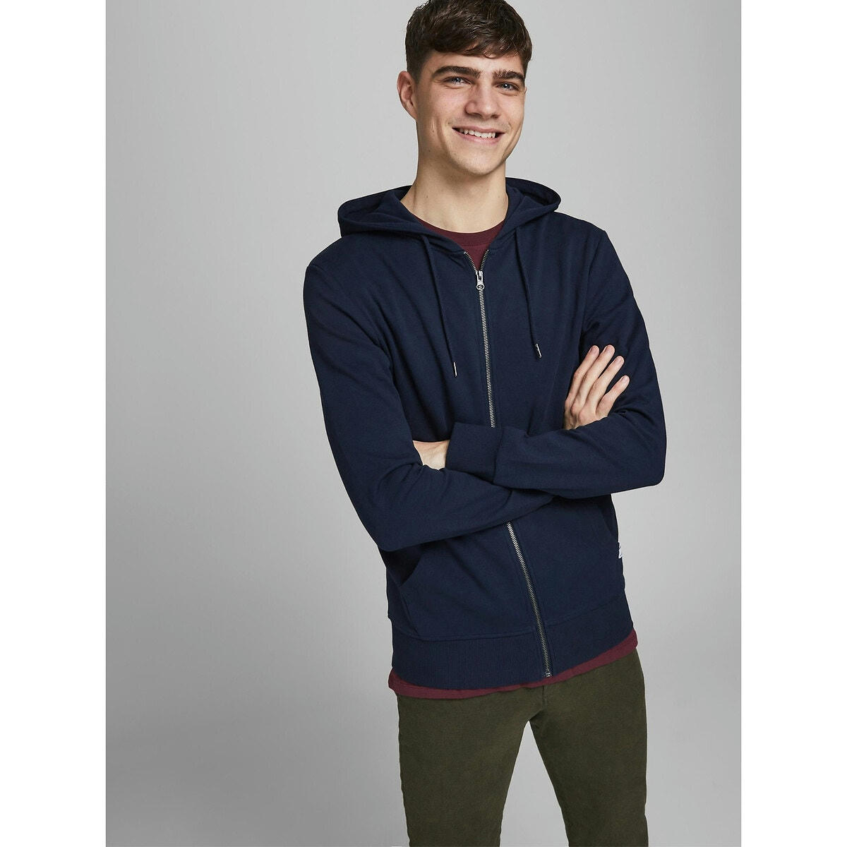 Sweat zippé à capuche